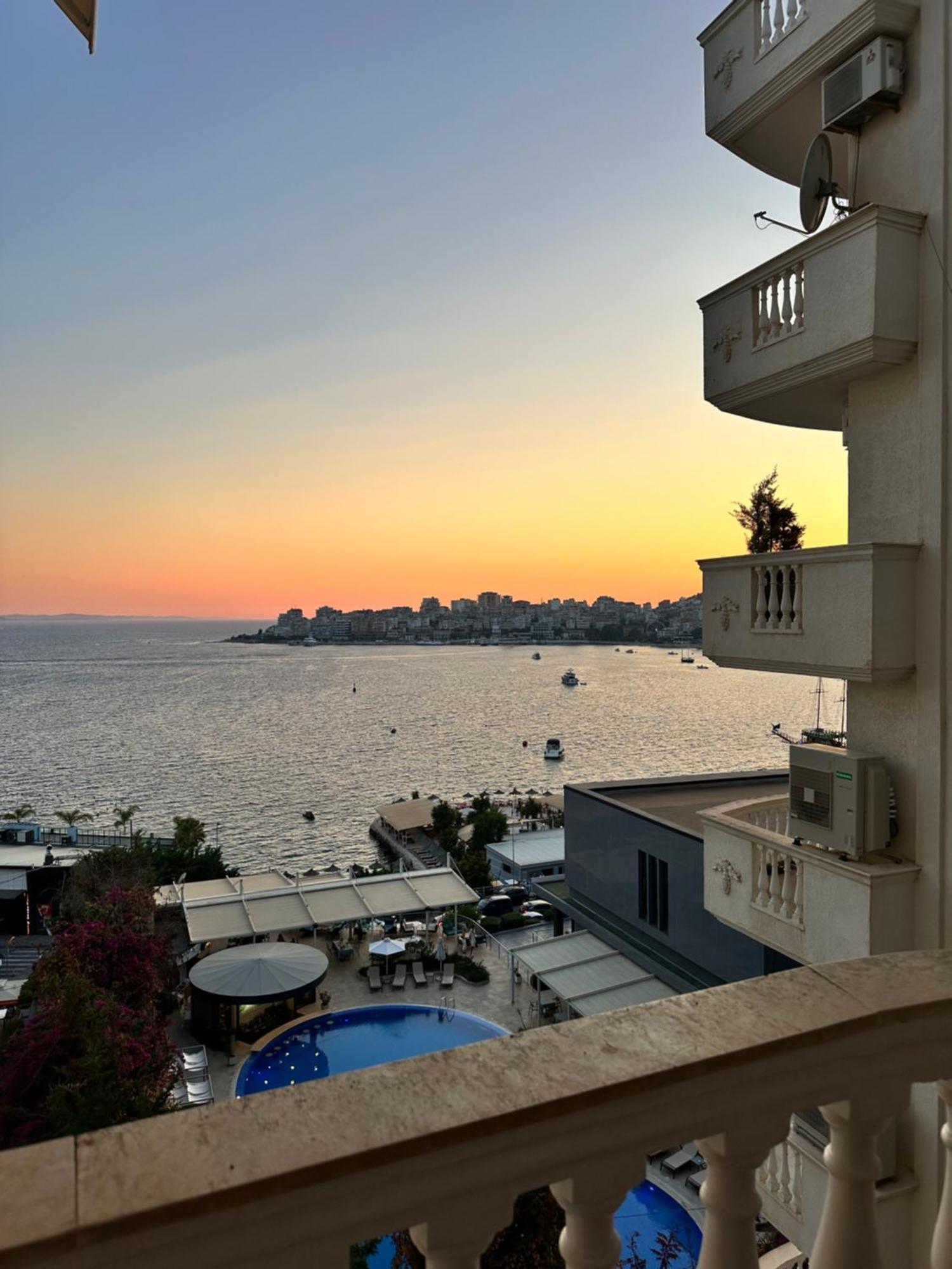Appartement Taurasi Red Saranda Extérieur photo